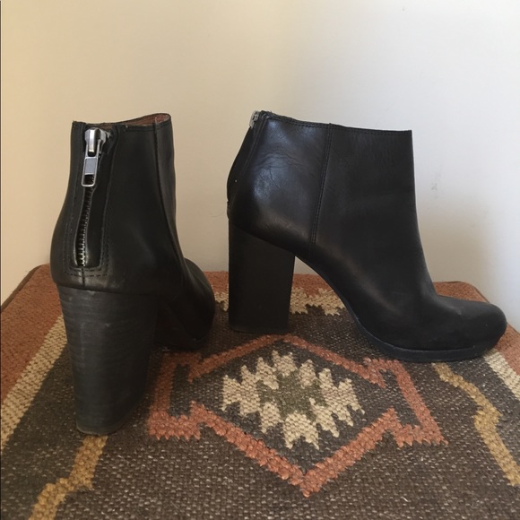 Madewell Black Leather Booties - Picture 2 of 3